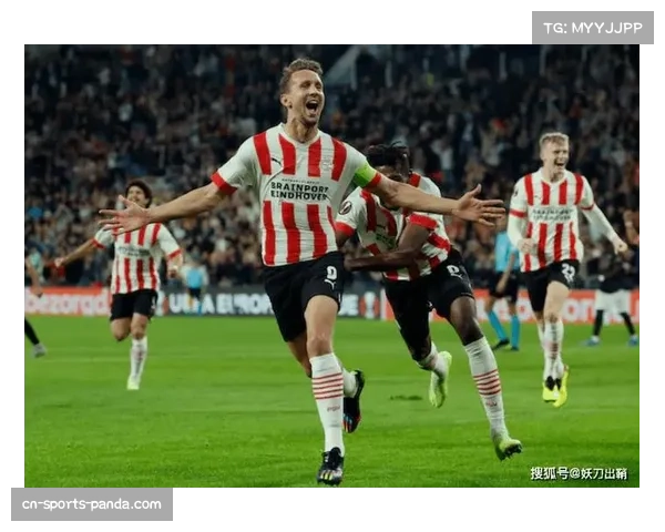 埃因霍温与阿贾克斯进球交替上升,最终2-2平分秋色